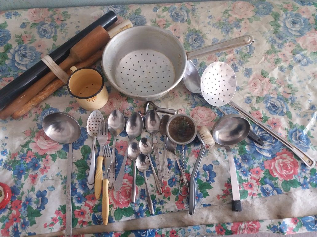 Продам столовую утварь