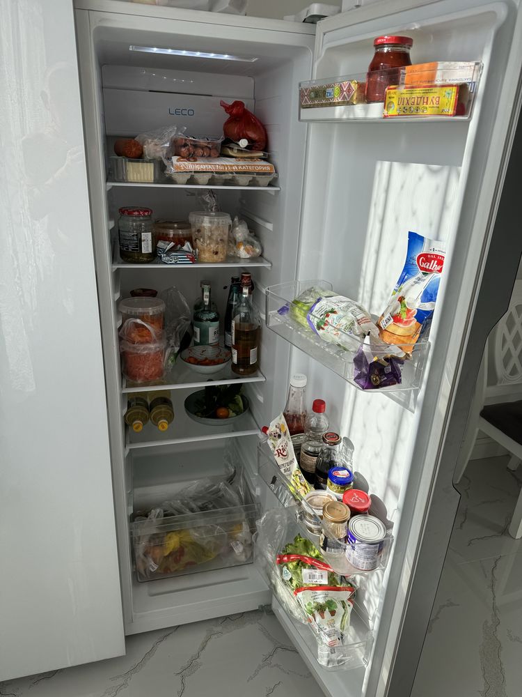 Холодильник AVA двух камерный
