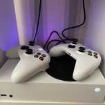 Xbox series S 512гб + SSD диск на 512гб + 2 геймпада + док станция