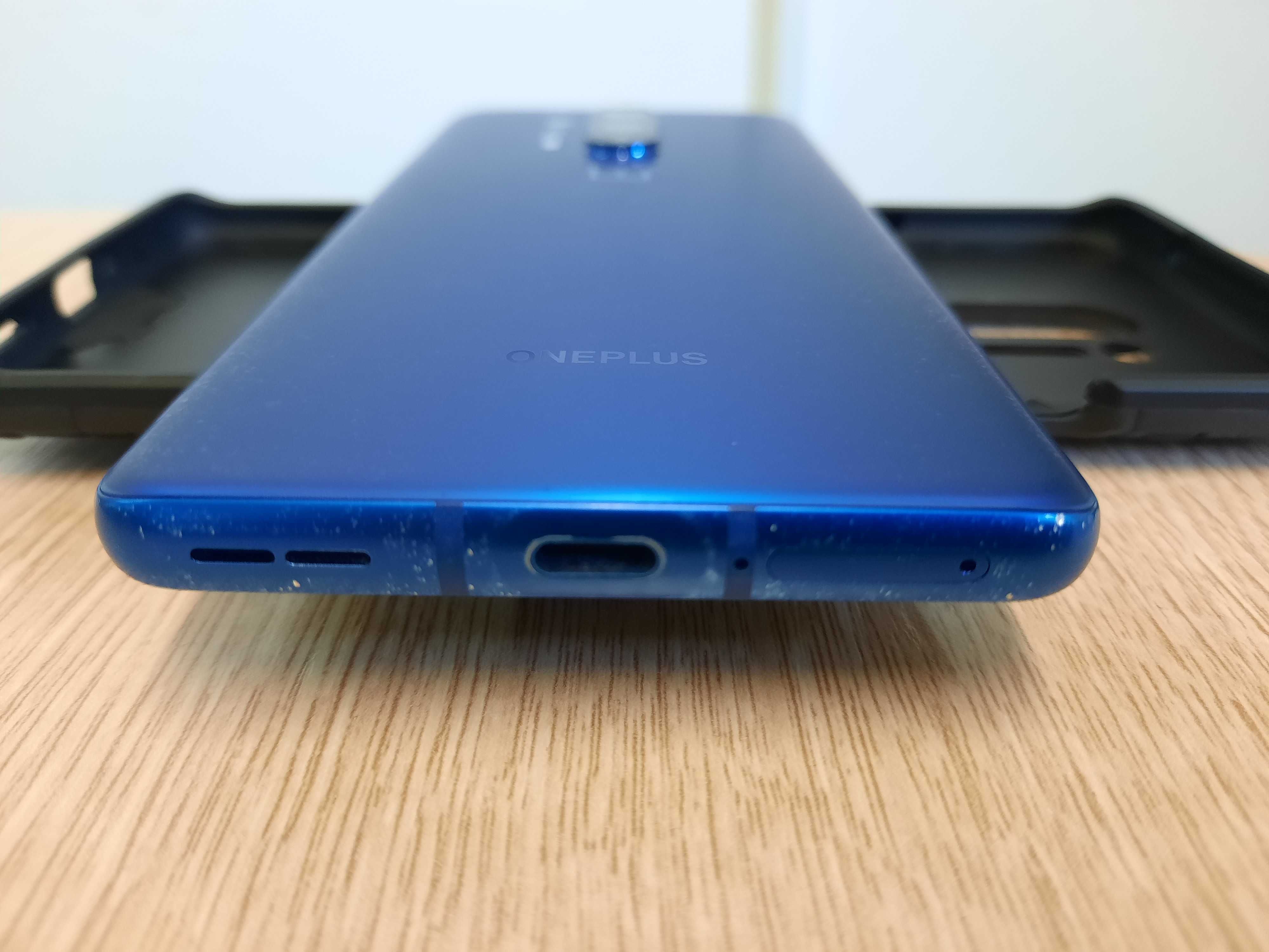 OnePlus 8 Pro 12/256. В хорошем техническом состоянии.