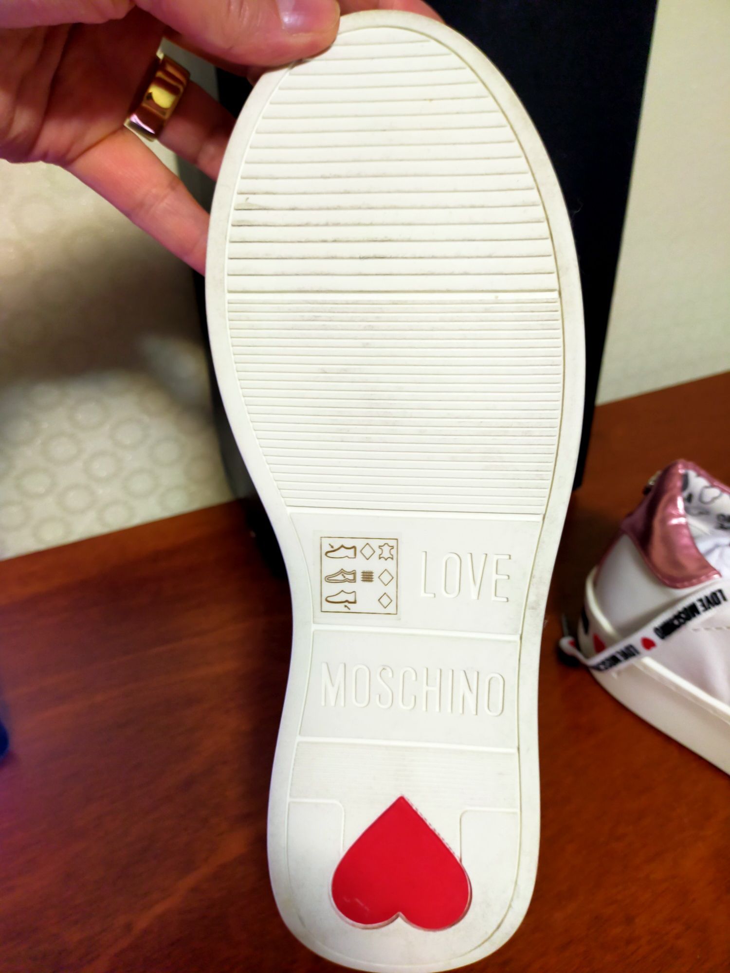 Продам новые Love Moschino - Casadei - Mark Jacob's