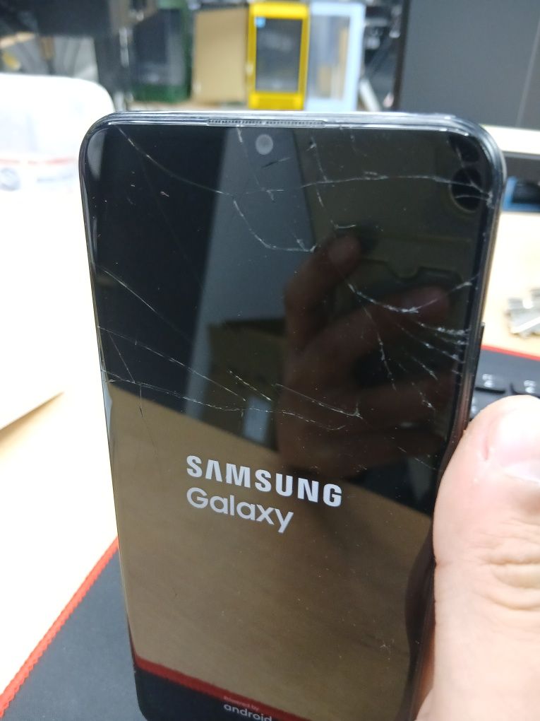 Телефон samsung galaxy a4 б/у