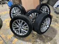 Продам диски оригинал с шинами 215/55R17
