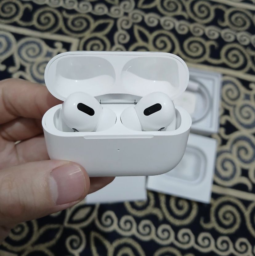 Airpods наушник хороши звук