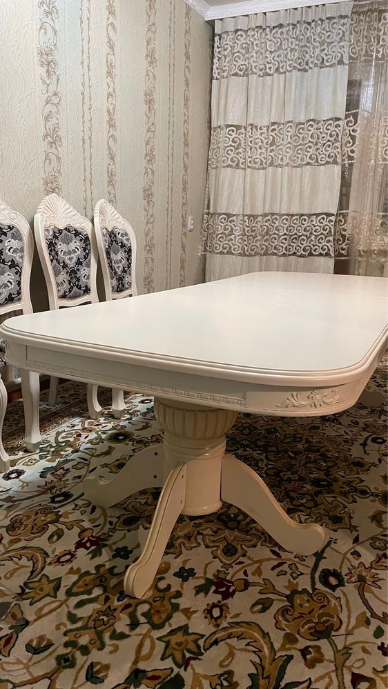 Продам стол и стулья