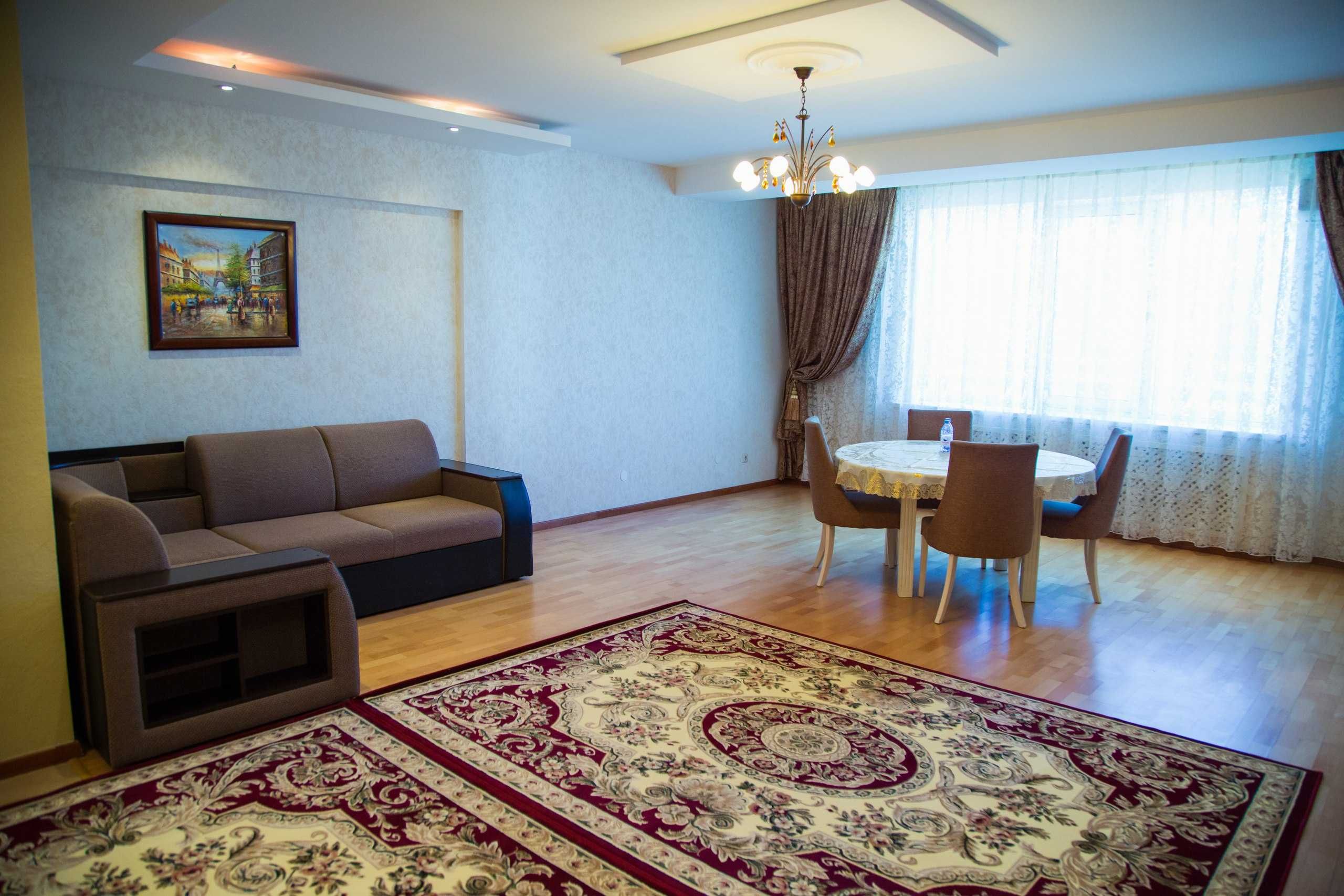 2х ком посуточно по ул Кунаева 14Д
