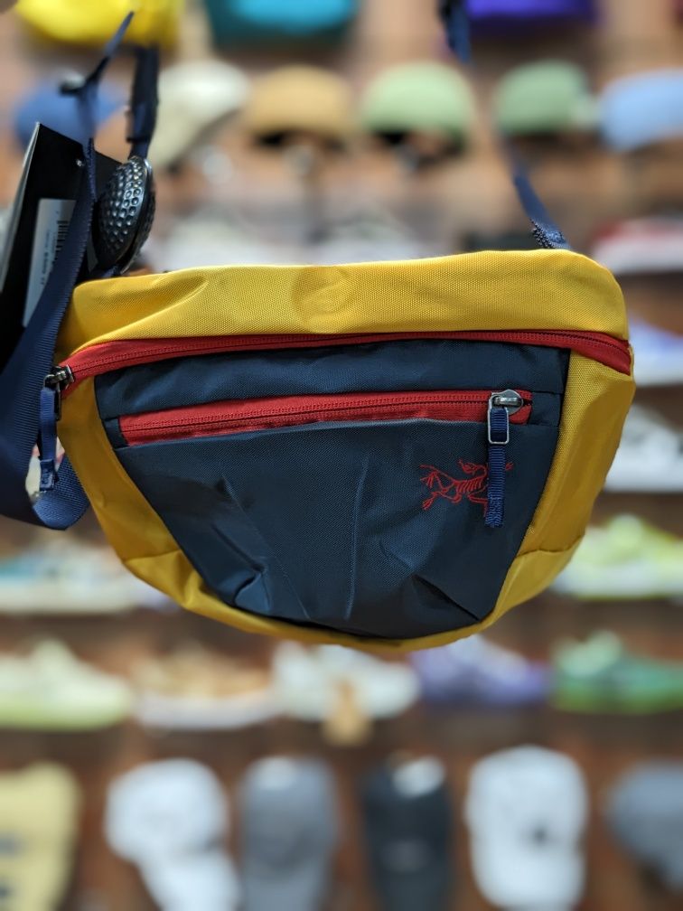 Сумки мессенджер Arc'Teryx,  Carhartt большой выбор сумок Арктерикс