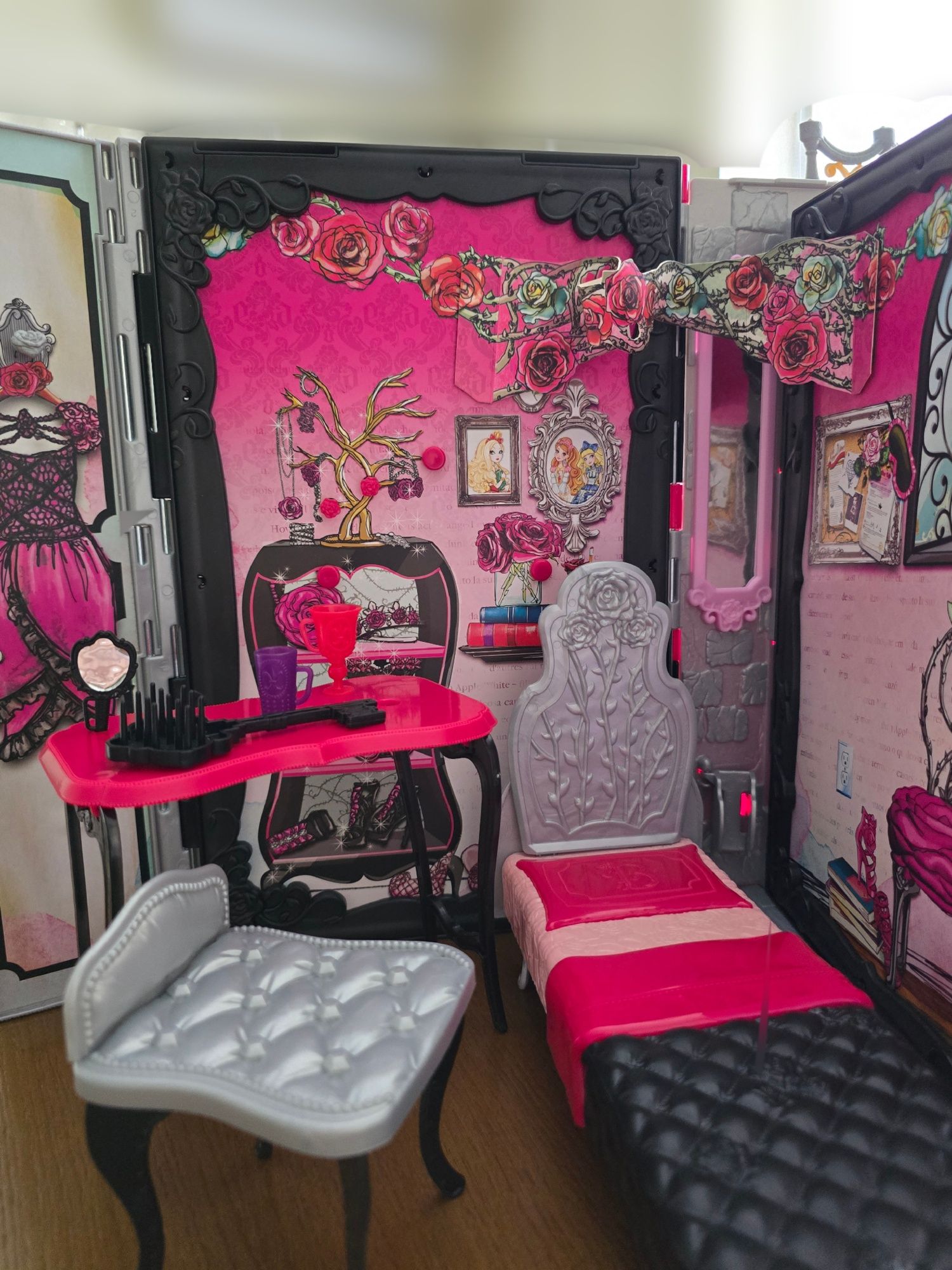 Браер Бьюти Дом-книга Эвер Афтер Хай / Ever After High