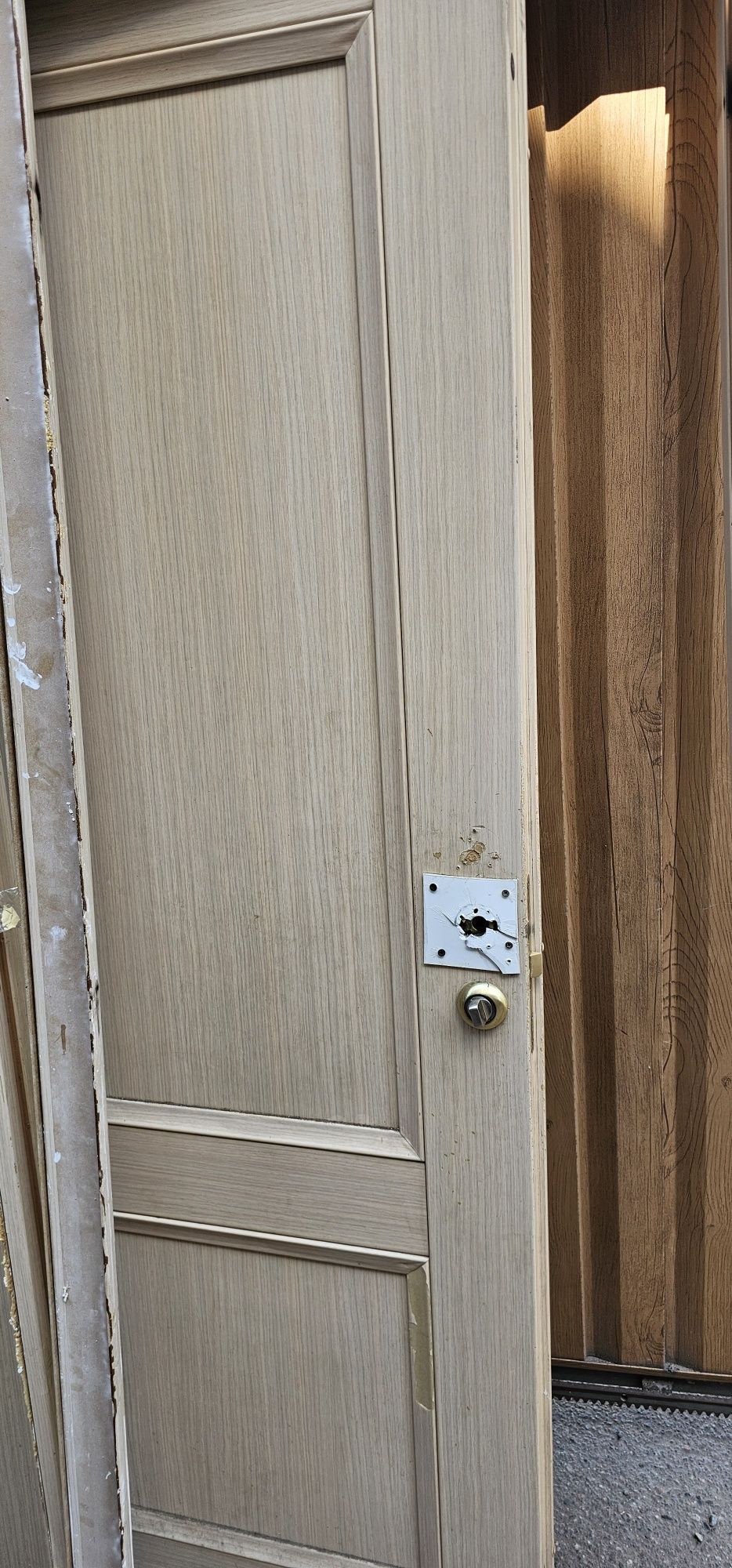 Отдам даром дверь межкомнатную бу