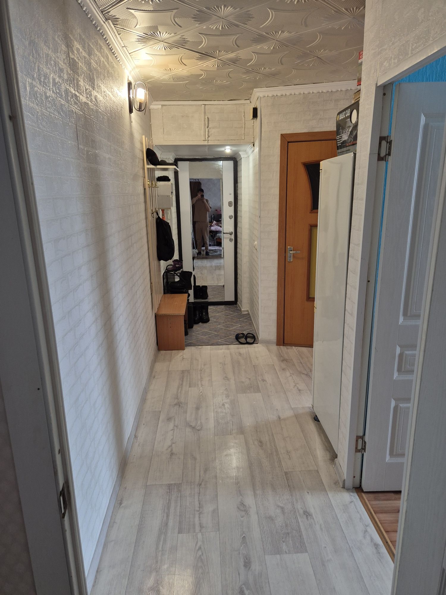 Срочно продается 3х комнатная квартира, 4 микрорайон, 34 дом.