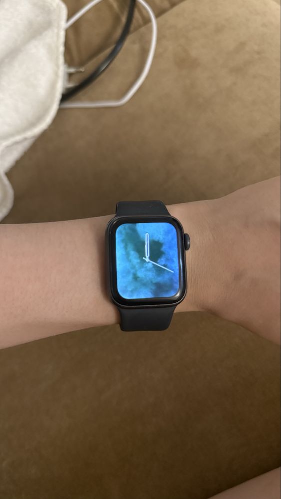 Apple Watch Series 5 — 40 мм Отличное состояние