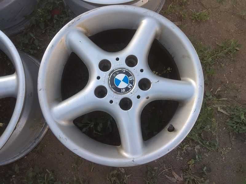 Продам оригинальные легкосплавные диски на автомашину BMW 3