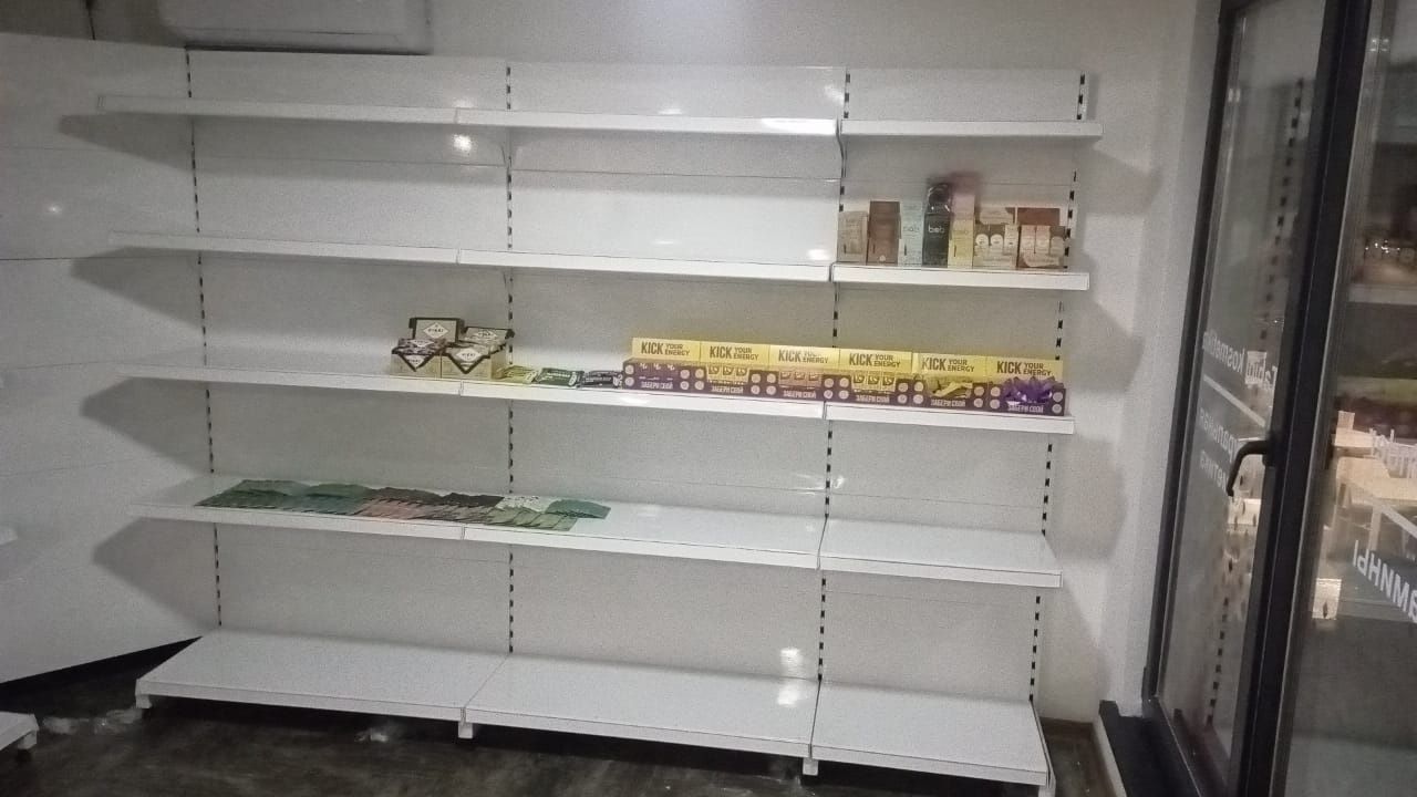 Стеллаж торговое оборудование полка витрина магазина