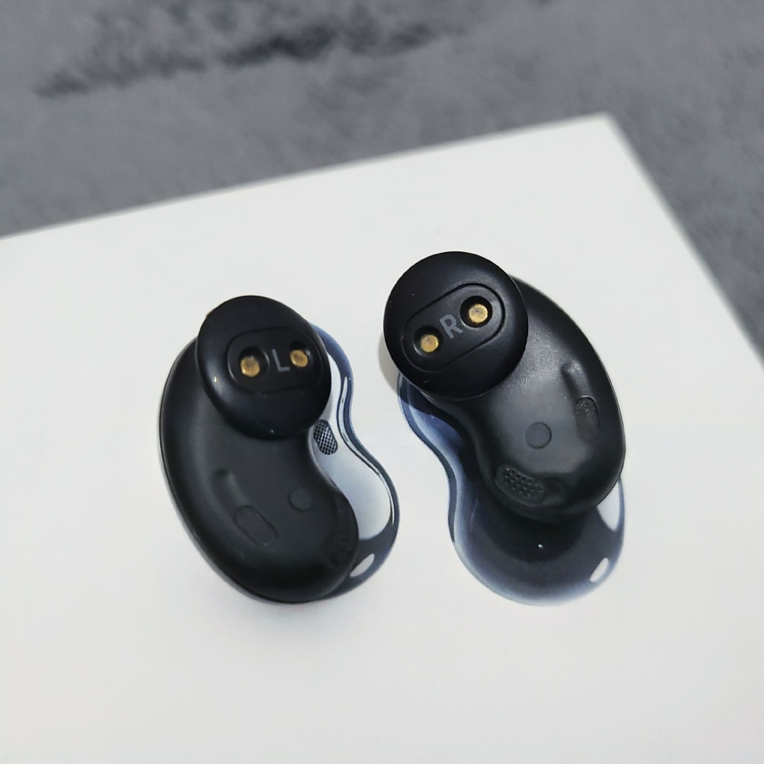 Наушники Galaxy Buds Live