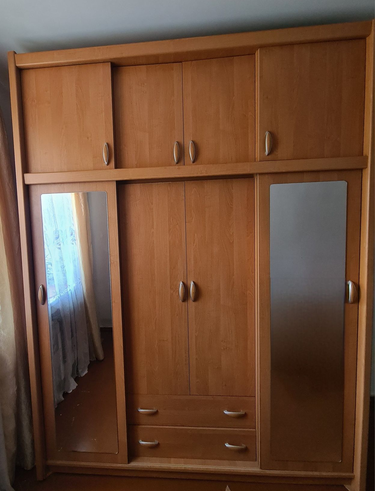 Продам шкаф в хорошем состоянии