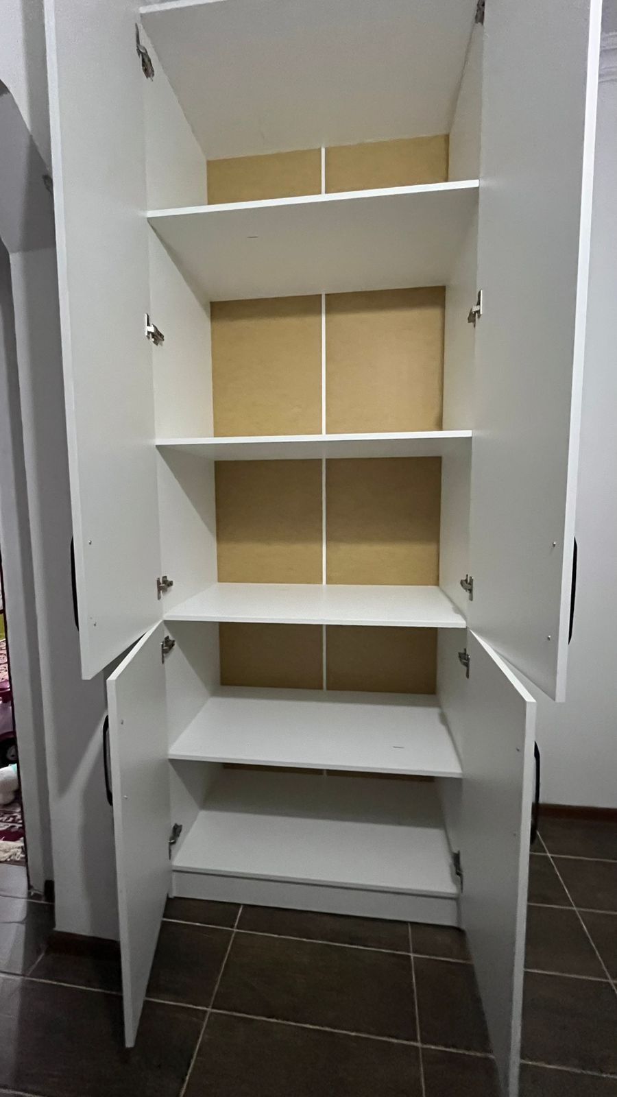 Распашной шкаф  90x250х50 см, белый 
Материал ЛДСП