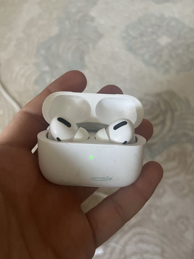 Продам airpods новые