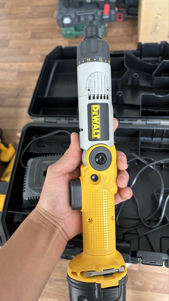 Электрический отвёртка dewalt девольт