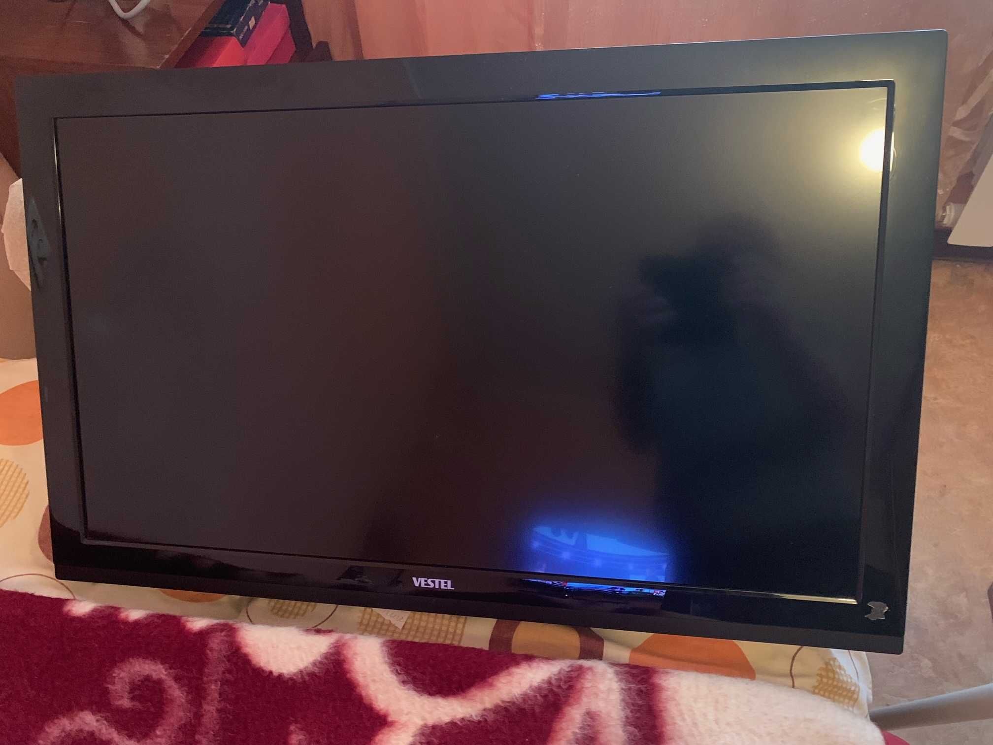 VESTEL LCD TV 32" в отличном состоянии.