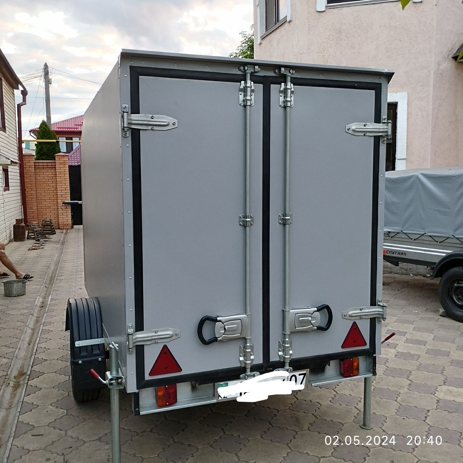 Продам прицеп под автодом