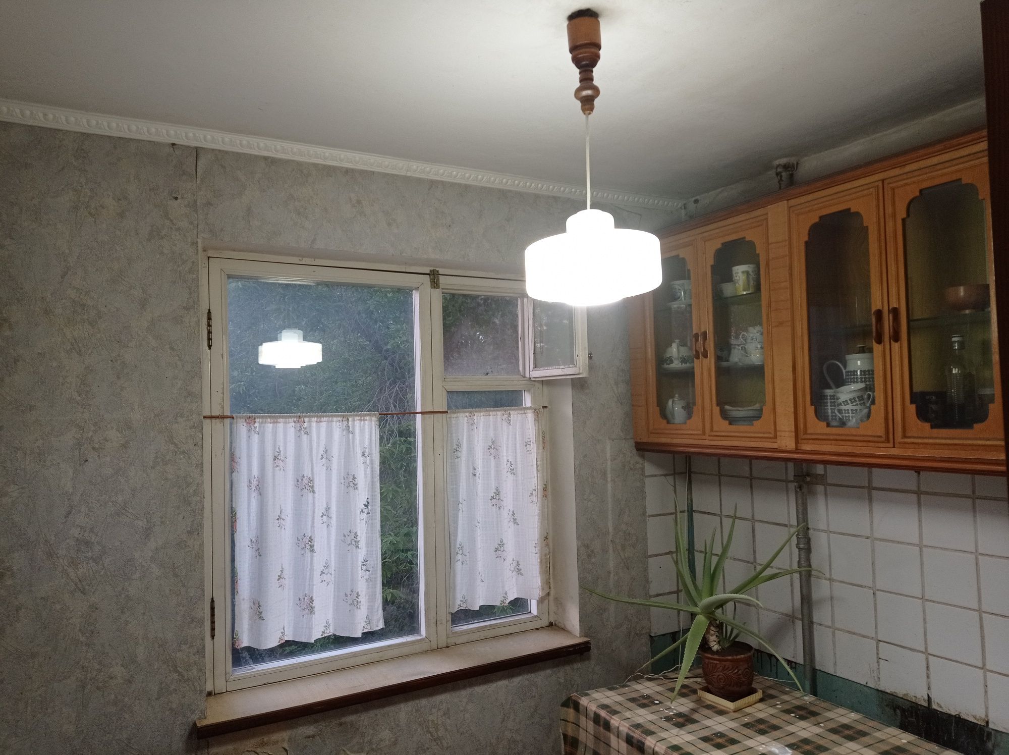 Продам квартиру трехкомнатную