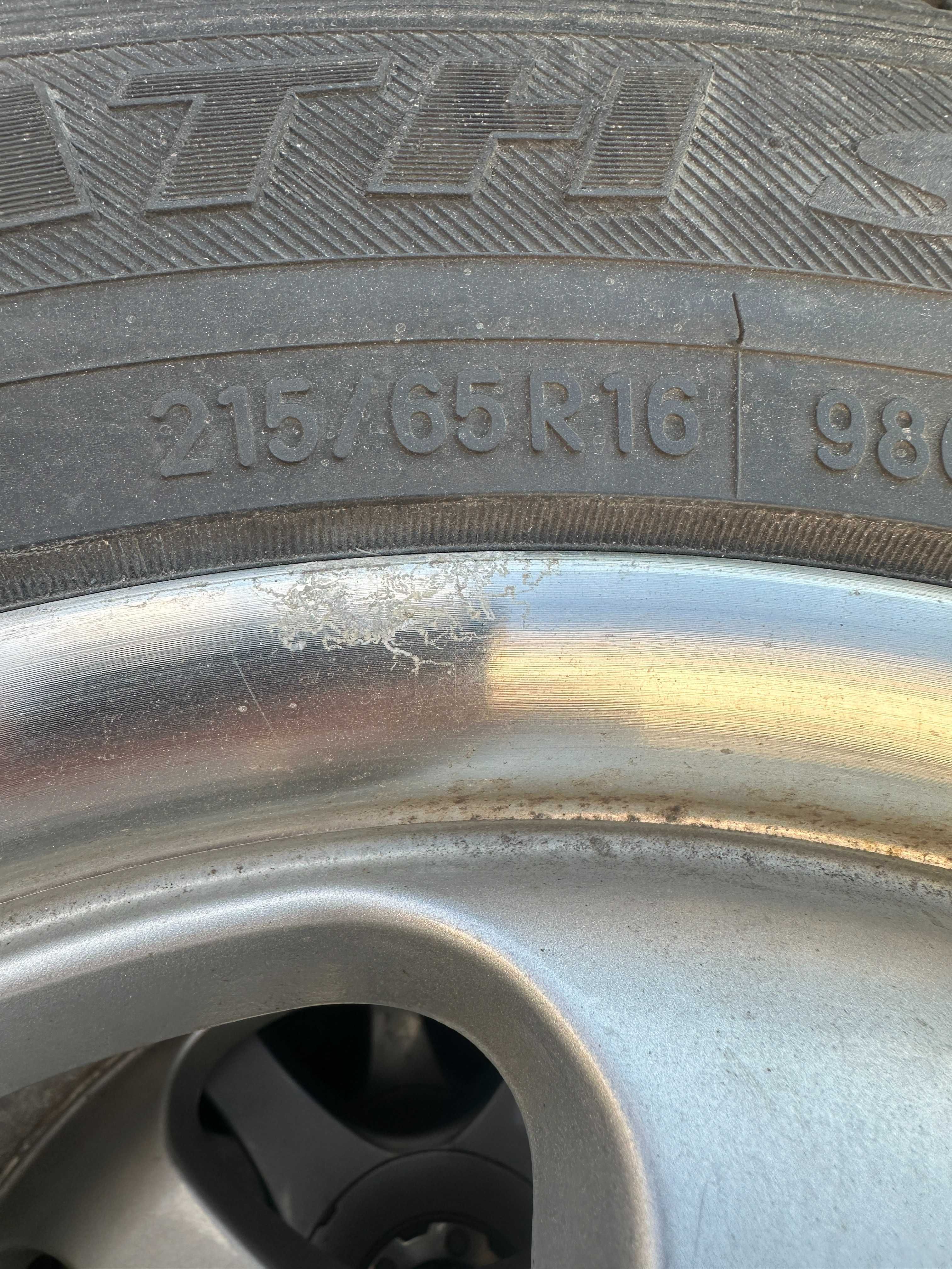 Диски с резиной R16, Toyo 215/65 R16, 5/114.3 из Японии