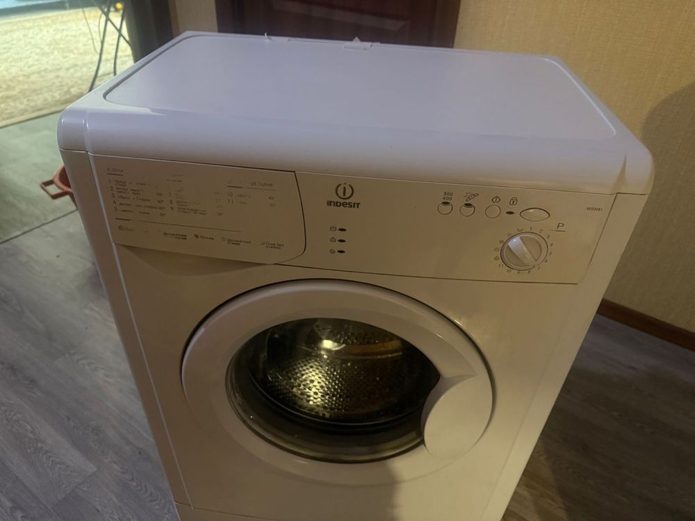 Продаю стиральную машину indesit