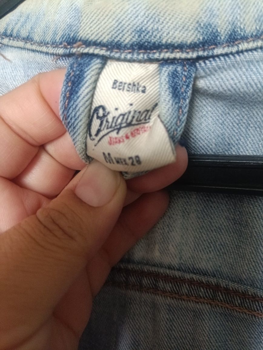 Продам джинсовку Bershka