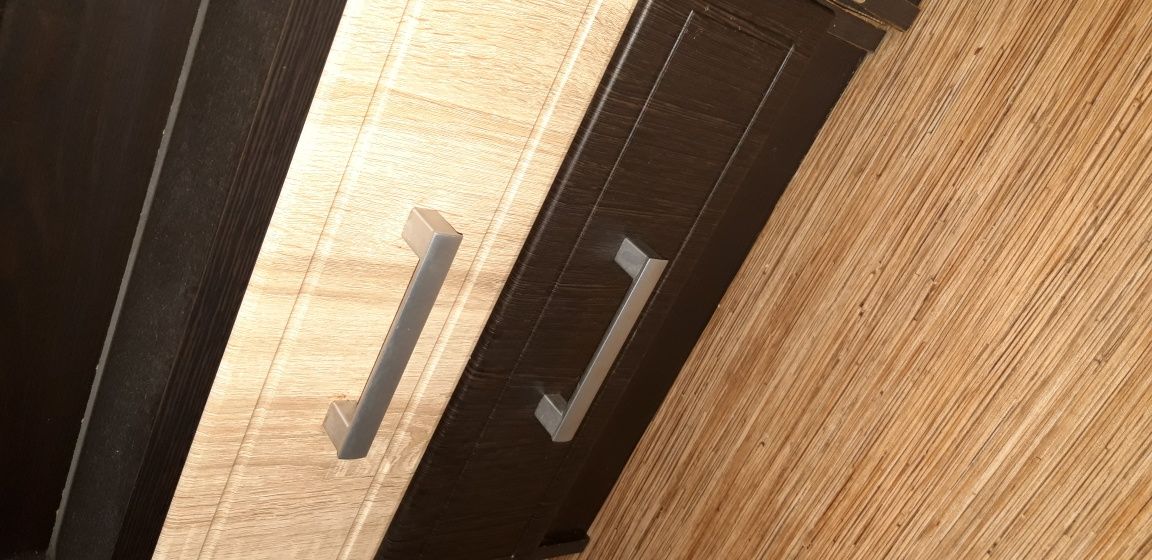 Продам срочно двухспальную кровать и 2 прикроватные тумбочки