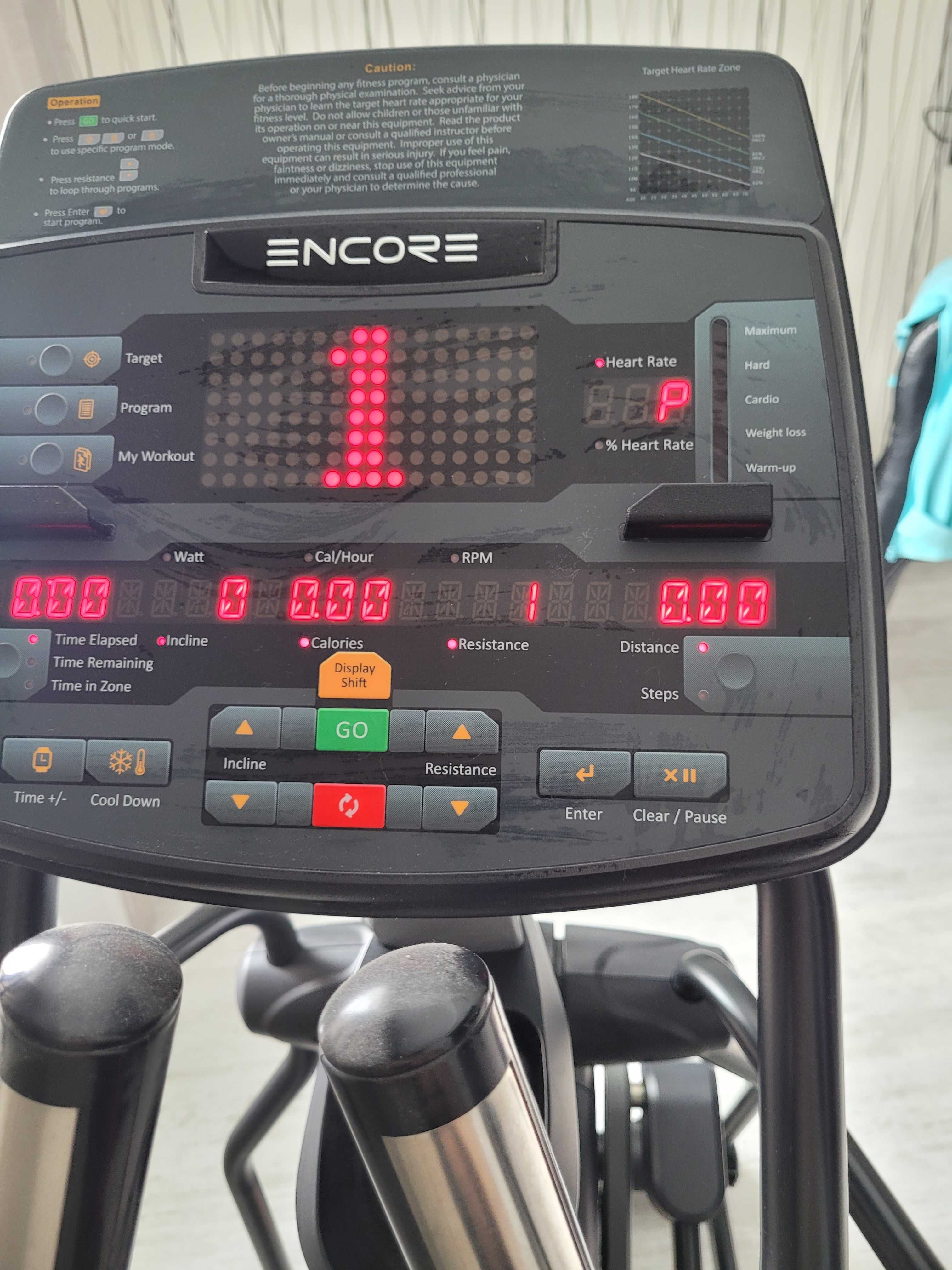 ПРОФЕССИОНАЛЬНЫЙ Эллиптический тренажер AeroFIT Encore
ECE5 LED