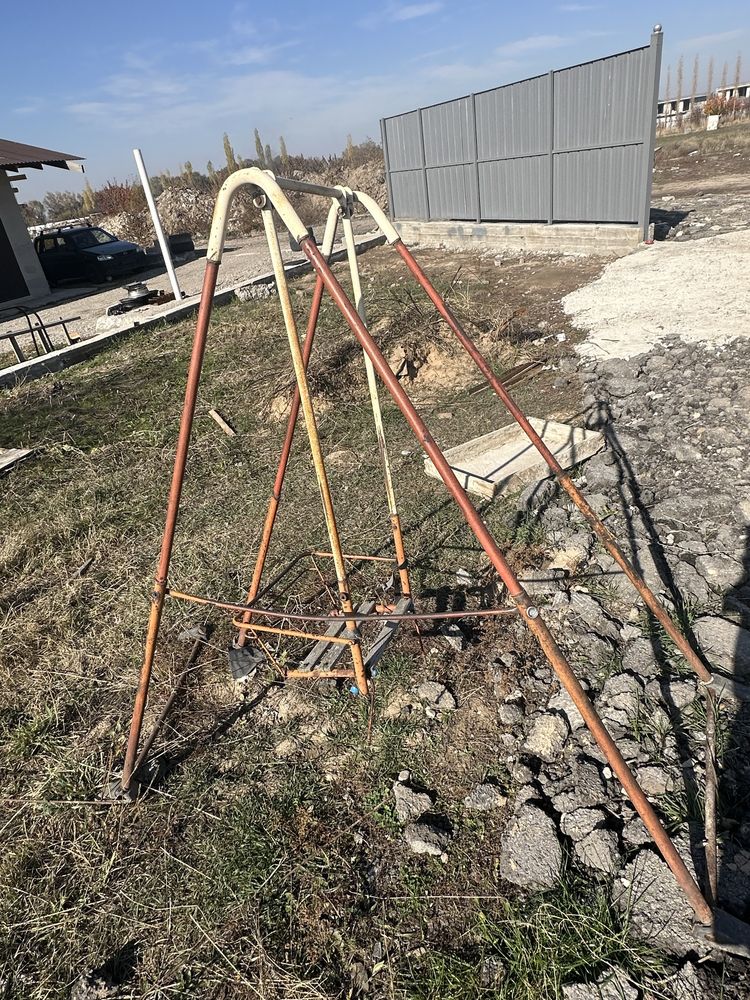 Детская качеля