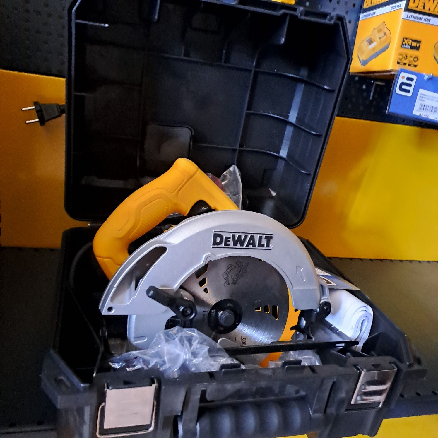Пчелка/циркулярная пила DeWalt/Девольт! Бесплатная доставка! Рассрочка