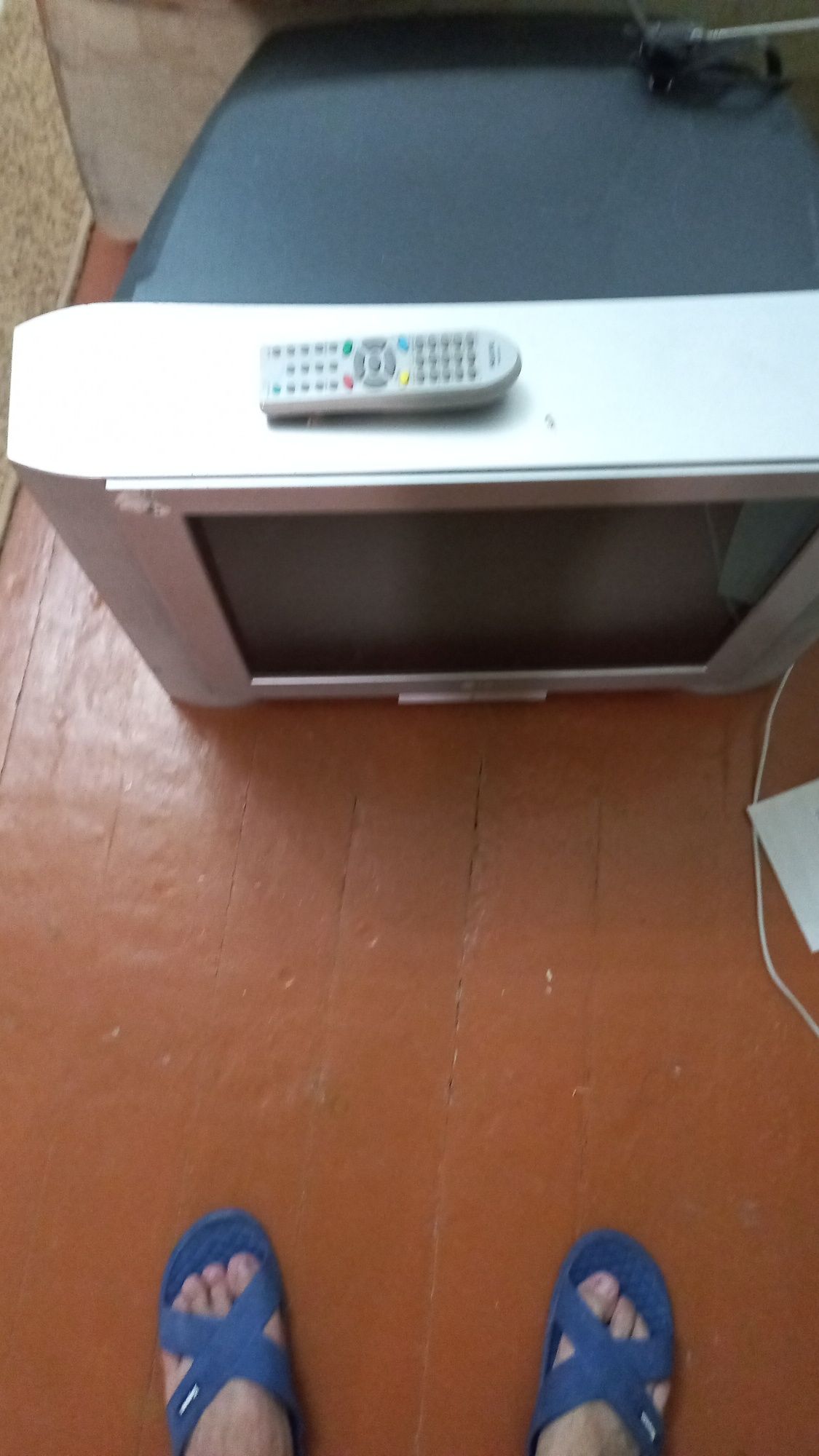 Продам телевизор LG
