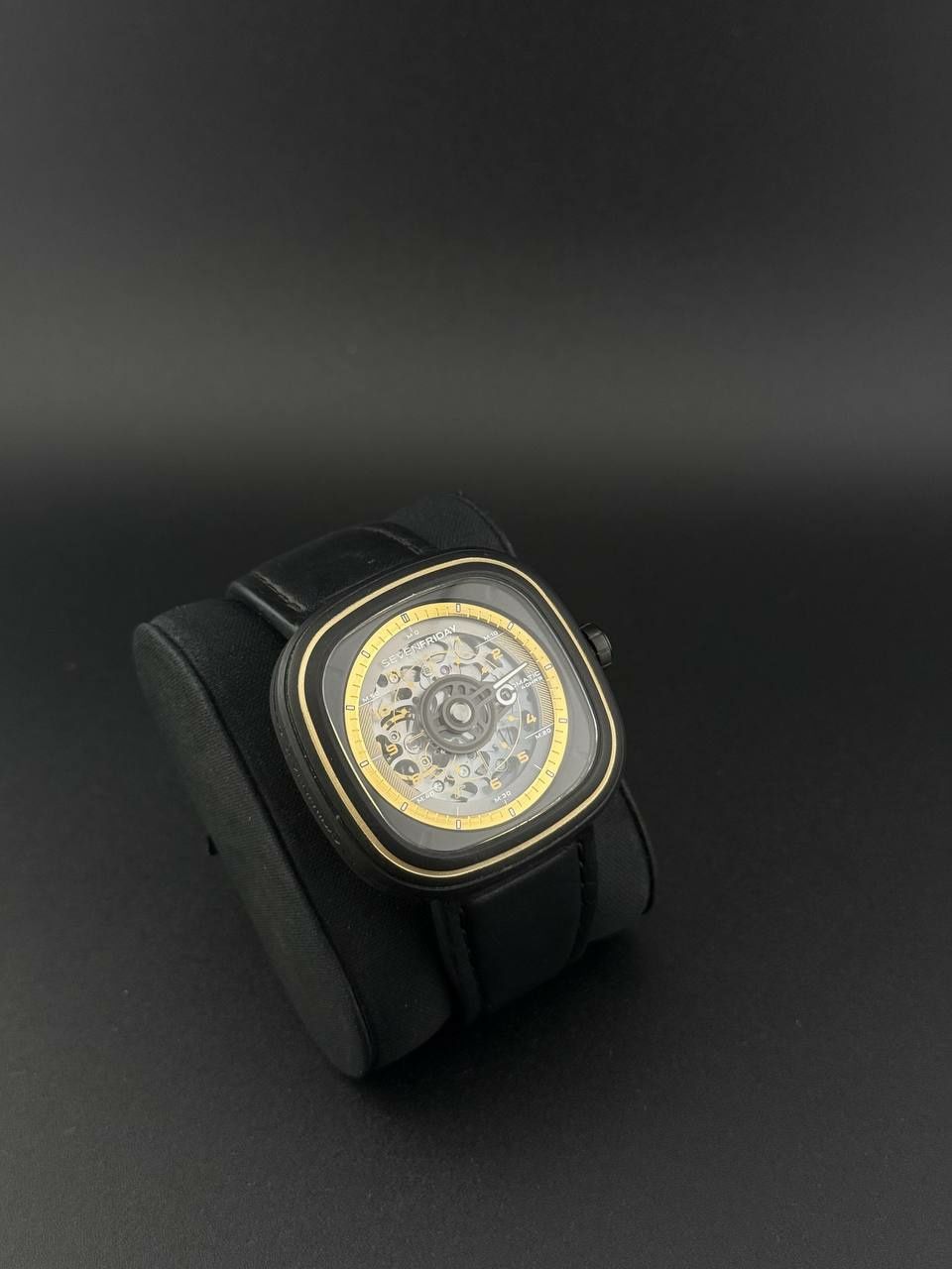 Продам часы SevenFriday