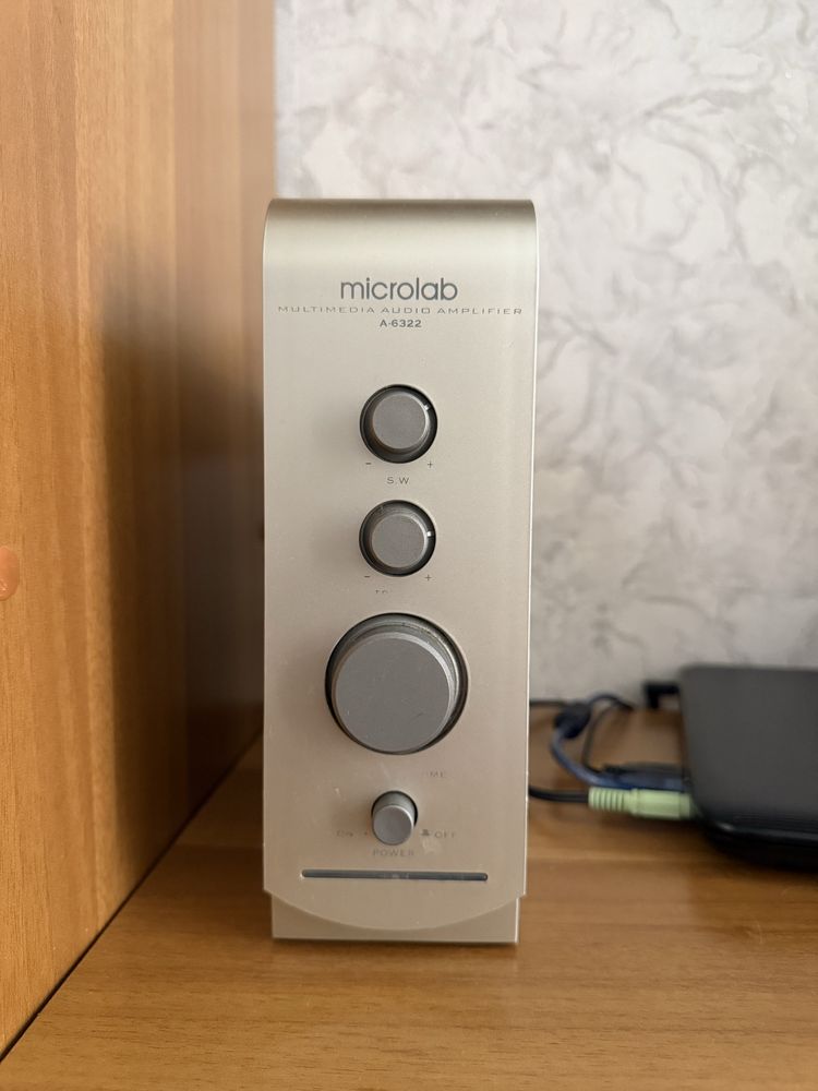 Продам акустическую систему Microlab 2.1