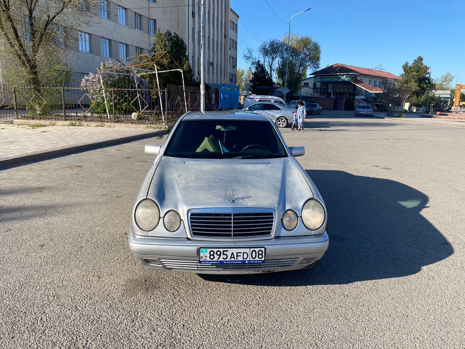 Mercedes-Benz w210