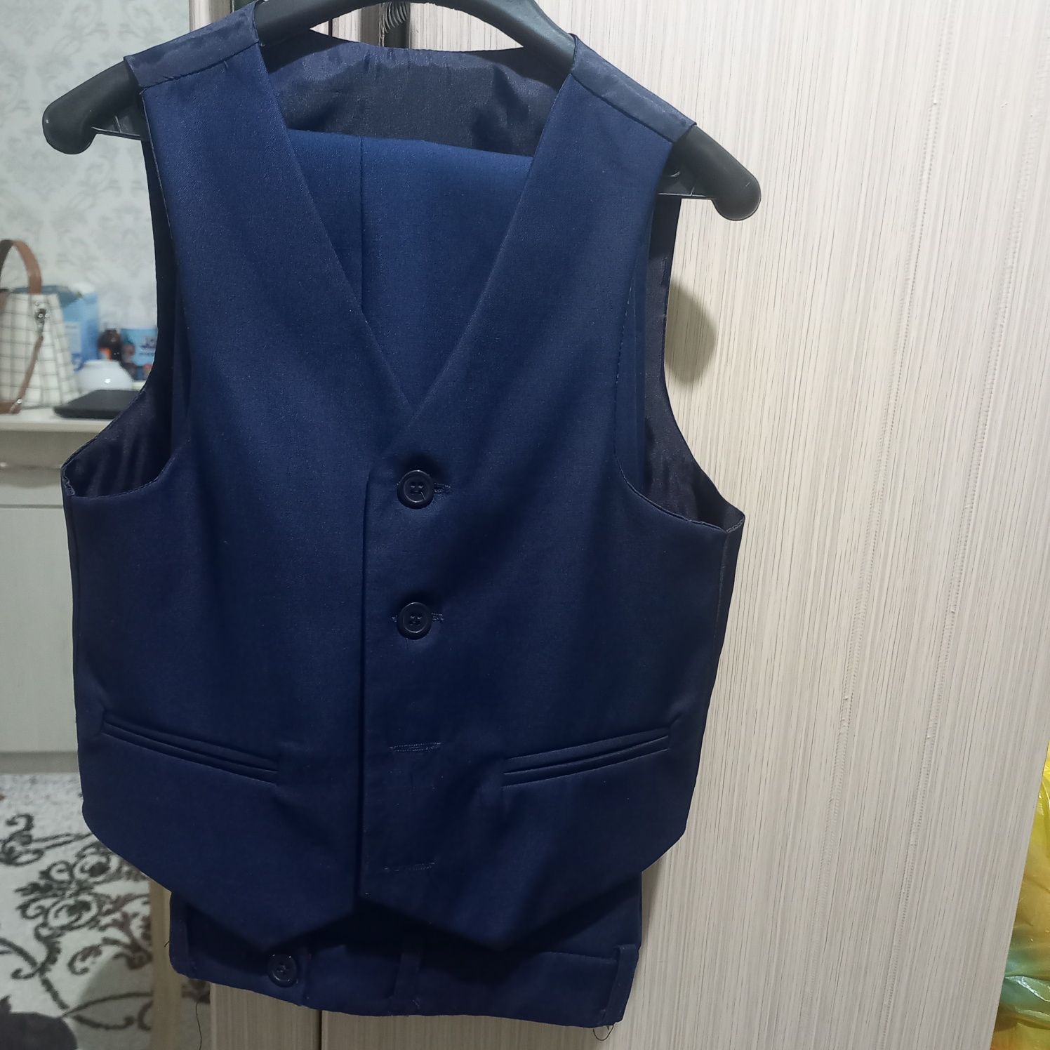 Продам костюм пиджак, жакет, брюки. В новом состоянии одевали пару