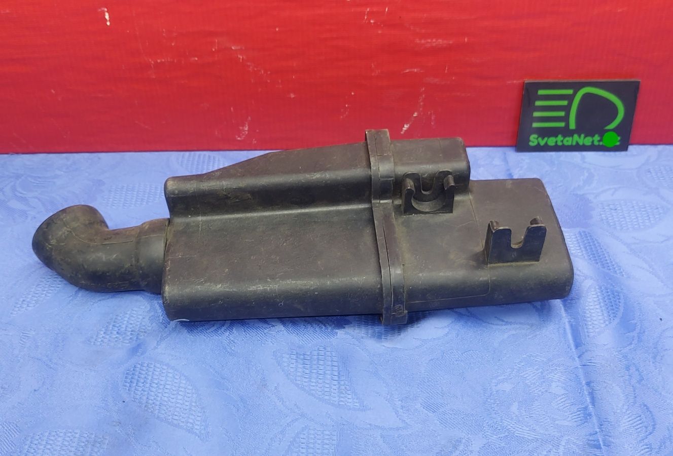 Резонатор воздушного фильтра Мерседес W124 W163