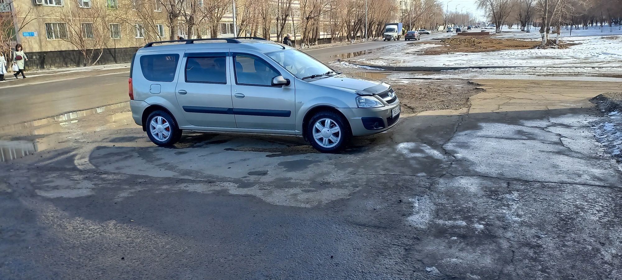 Продам машину Лада Ларгус 2014
