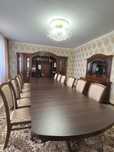 Стол гостквой стулья горка камод