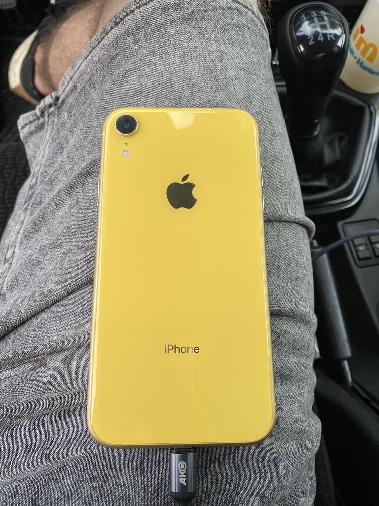 Продам айфон хр iphone XR