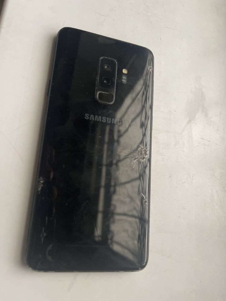 Galaxy S9 корейский, продам на запчасти, цена договорная.