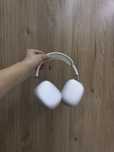 AirPods Max 100.000