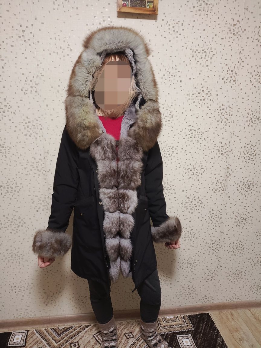Продам парку натуральную.