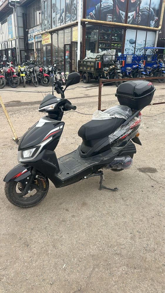 Продам скутер M 8