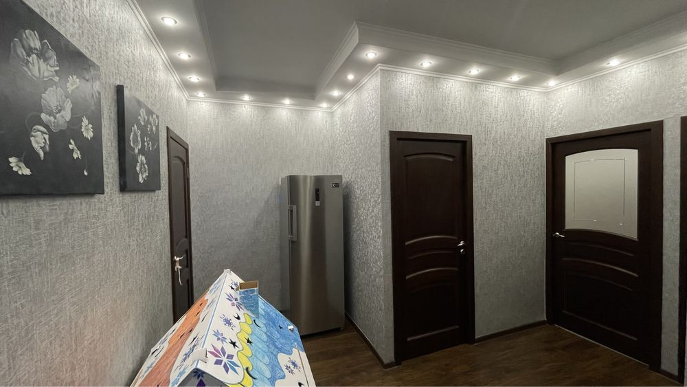 Продам трехкомнатную квартиру в Самал 1