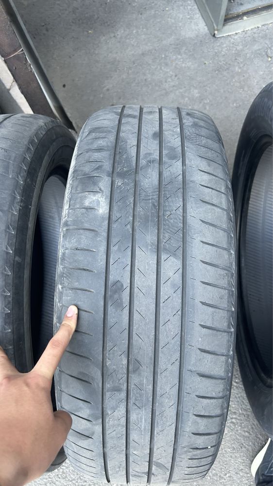 Продам шины 3 штуки 235/55/19