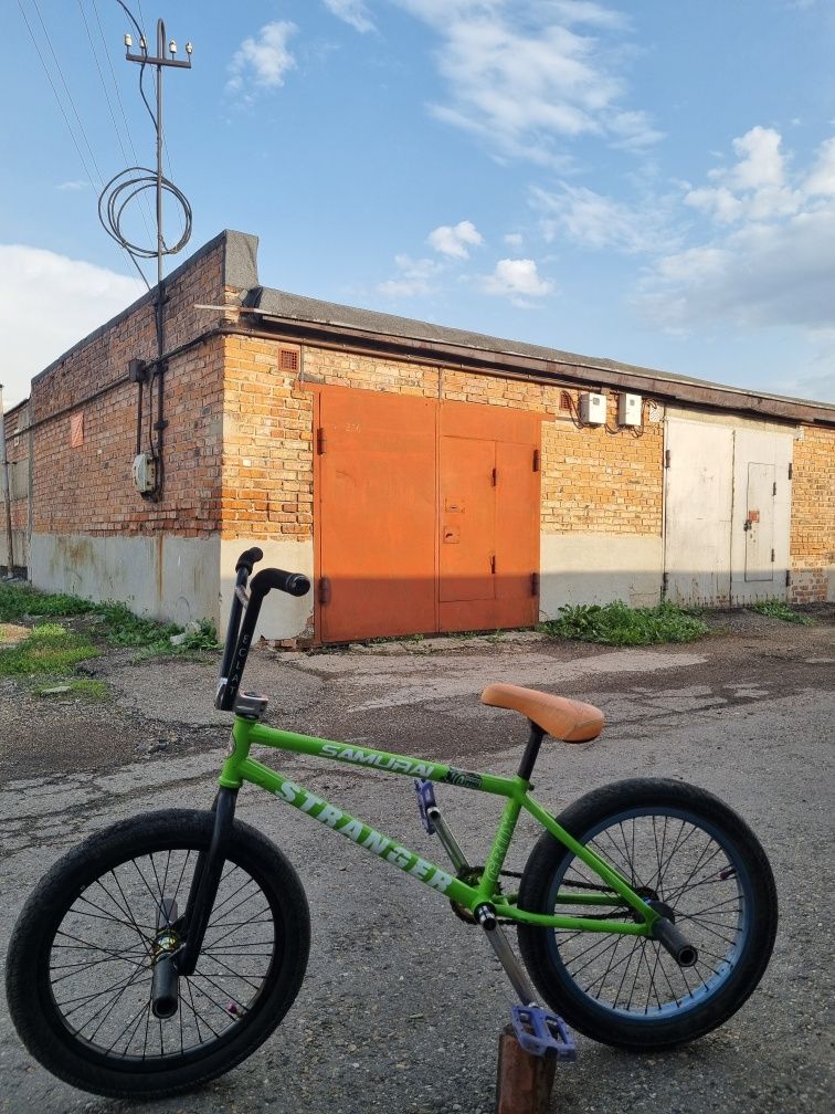 Продам кастомный BMX на оригинальных запчастях
