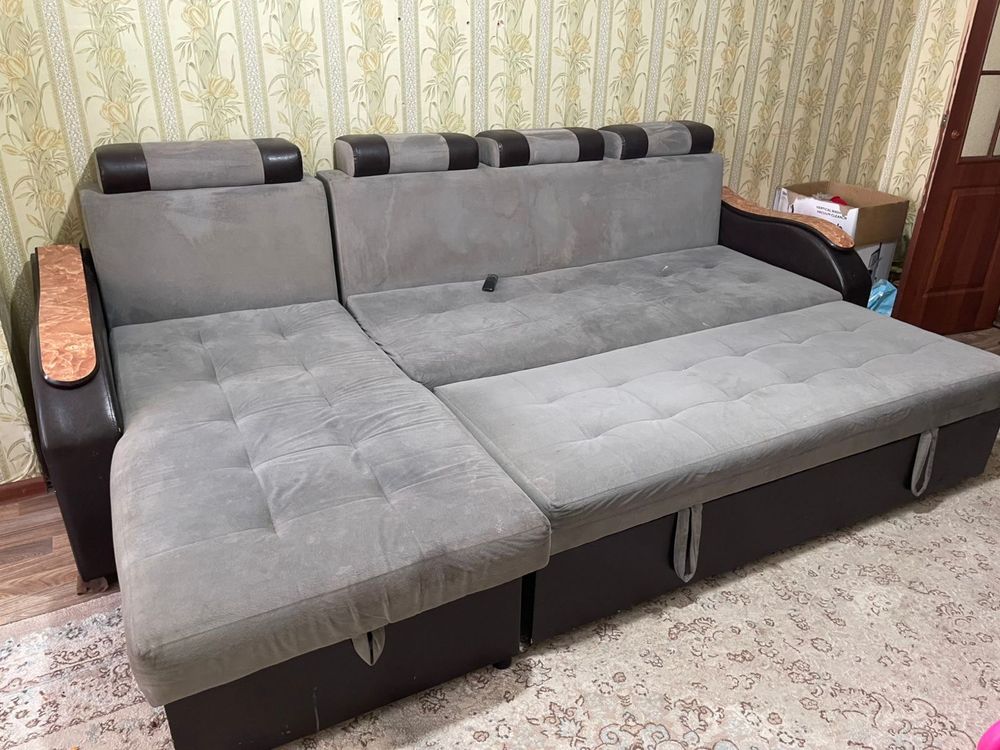 Диван в хорошем состояний