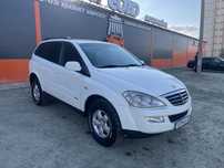 Продам Ssang yong kuron 2013 год газ-бензин